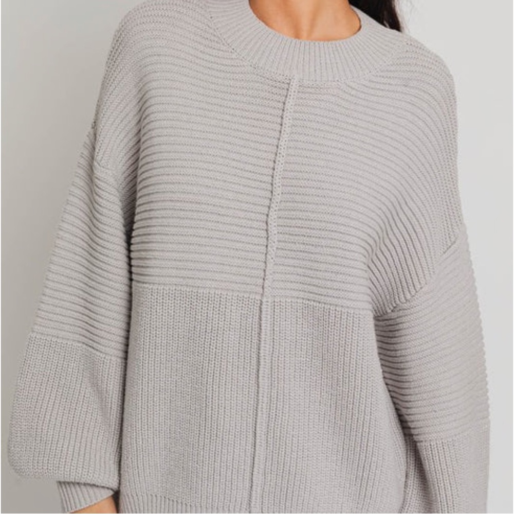 Cozy Gray Ribbed Sweater - Picture 4 of 7